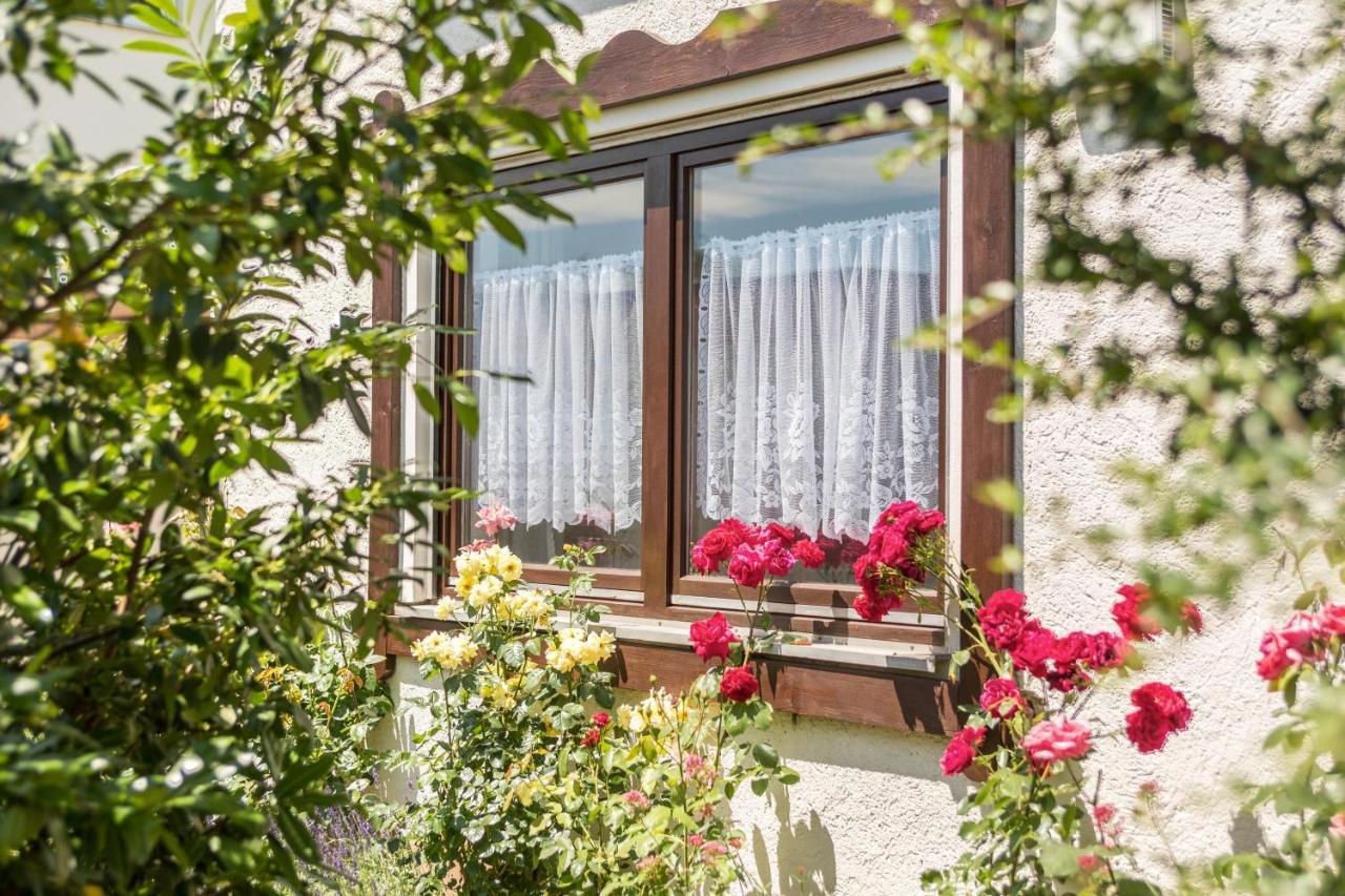Bett Und Fruehstueck Bei Gertrud Apartment Hergensweiler Екстериор снимка